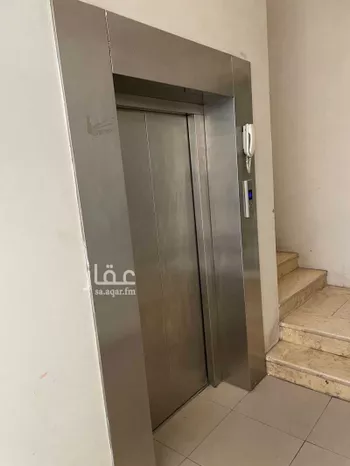 مكتب تجاري للإيجار في شارع سروات ، حي الخالدية ، الدرعية ، الدرعية