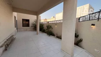فيلا للبيع في شارع دمياط, حي ظهرة لبن, مدينة الرياض, منطقة الرياض صورة 3