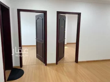 مكتب تجاري للإيجار في شارع طريق الملك عبدالعزيز, حي مدينة العمال, مدينة الخبر, المنطقة الشرقية صورة 4