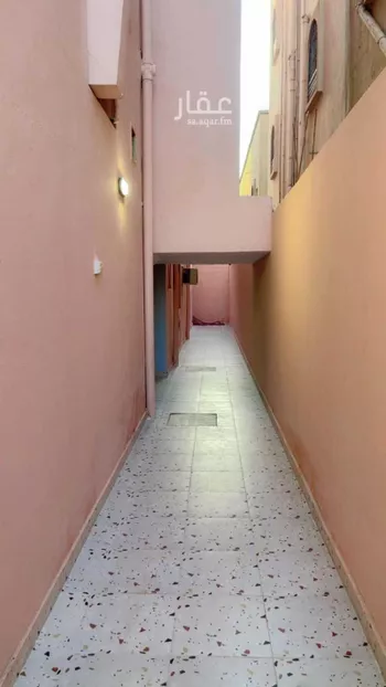 عمارة للبيع في شارع شارع عائشة بنت أبى بكر, حي المروج, مدينة القريات, منطقة الجوف صورة 2