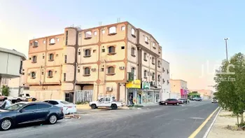 عمارة للبيع في شارع شارع عائشة بنت أبى بكر, حي المروج, مدينة القريات, منطقة الجوف