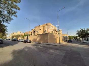 فيلا للبيع في شارع السيح, حي الملز, مدينة الرياض, منطقة الرياض