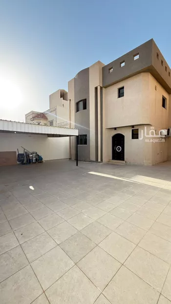 فيلا للبيع في شارع صالح إبراهيم المحميد, حي الصفاء, مدينة البكيريه, منطقة القصيم صورة 2