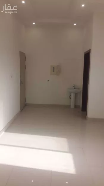 مكتب تجاري للإيجار في شارع الحسن الرقي, حي القيروان, مدينة الرياض, منطقة الرياض صورة 3