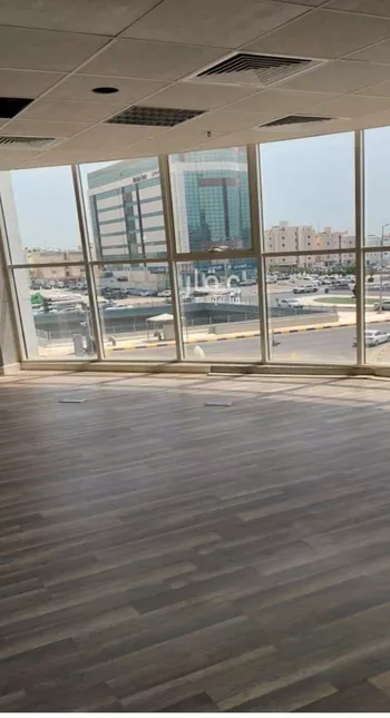 مكتب تجاري للإيجار في شارع طريق الظهران, حي الثقبة, مدينة الخبر, المنطقة الشرقية صورة 2