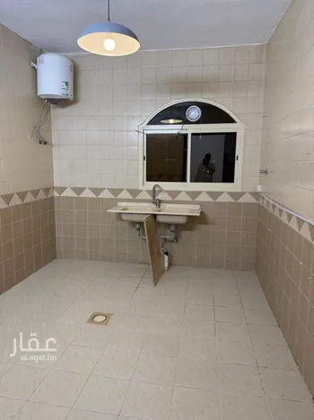 شقة للإيجار في شارع ثغرة, حي إشبيلية, مدينة الرياض, منطقة الرياض