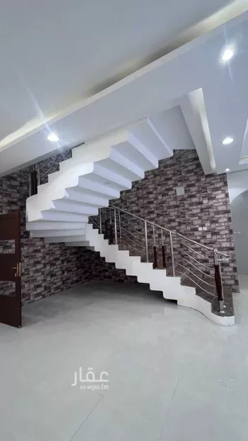 فيلا للبيع في شارع الرئيس بن عامر بن حصين الطائي, حي النقرة, مدينة حائل, منطقة حائل صورة 4