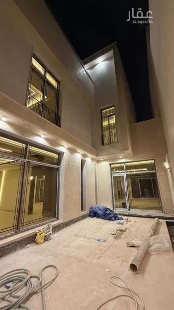 فيلا للبيع في شارع ضوء الصباح, حي المهدية, مدينة الرياض, منطقة الرياض صورة 2