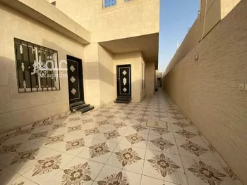 دور للبيع في شارع محمد بن القزاز, حي الجنادرية, مدينة الرياض, منطقة الرياض صورة 3