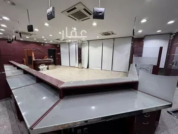 عمارة للإيجار في شارع عايض ابن عوض سبيل الحربي, حي الزبارة, مدينة حائل, منطقة حائل صورة 3