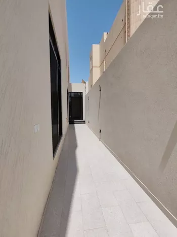 دور للبيع في شارع عبدالله الأنصاري, حي الخليج, مدينة الرياض, منطقة الرياض صورة 2
