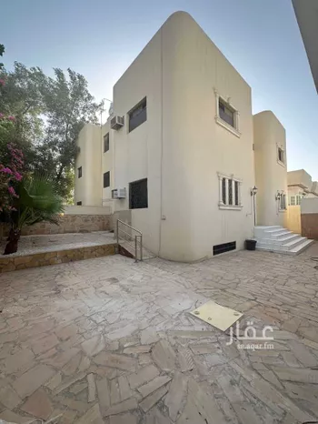 فيلا للإيجار في شارع أبي جعفر الغرناطي, حي الورود, مدينة الرياض, منطقة الرياض
