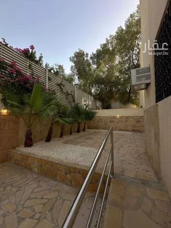 فيلا للبيع في شارع أبي جعفر الغرناطي, حي الورود, مدينة الرياض, منطقة الرياض صورة 2