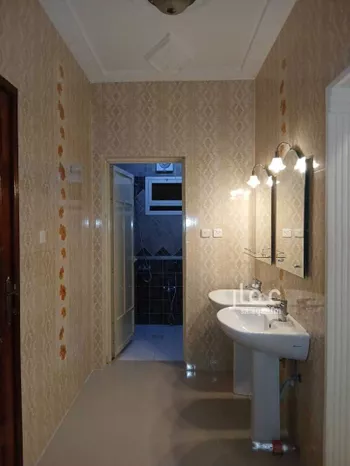 عمارة للإيجار في شارع عقبة بن نافع, حي الحمراء, مدينة الجبيل, المنطقة الشرقية صورة 3