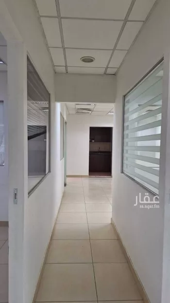 مكتب تجاري للإيجار في شارع صلاح الدين الايوبي الفرعي, حي الملك عبدالعزيز, مدينة الرياض, منطقة الرياض صورة 4