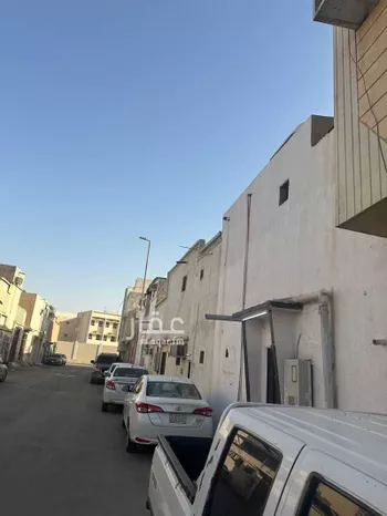 فيلا للبيع في شارع عمر أبي حفص, حي الجرادية, مدينة الرياض, منطقة الرياض صورة 3
