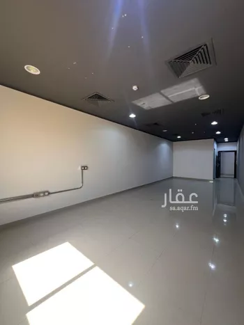 مكتب تجاري للإيجار في شارع ابي بكر الصديق, حي النرجس, مدينة الرياض, منطقة الرياض صورة 5