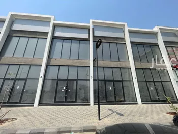 محل للإيجار في شارع الصياد, حي الأمواج, مدينة الخبر, المنطقة الشرقية صورة 2