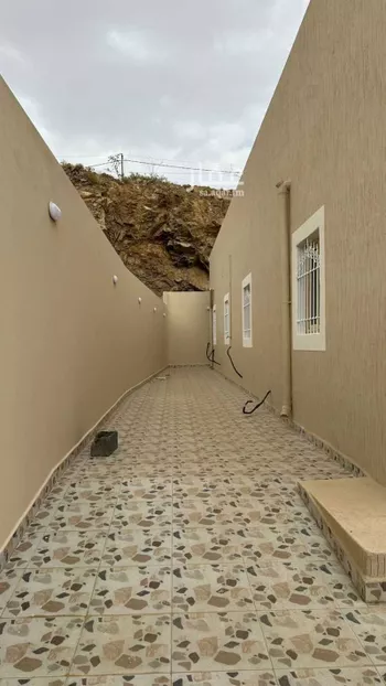 عمارة للبيع في شارع (حي ج5) 74, حي الواحة, مدينة الباحة, منطقة الباحة صورة 3