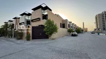 فيلا للبيع في شارع المغيره بن الاخنس, حي التحلية, مدينة الخبر, المنطقة الشرقية