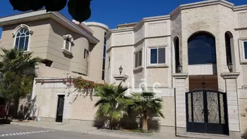 فيلا للبيع في شارع شارع عبدالله بن عامر الشامي, حي الدوحة الجنوبية, مدينة الدمام, المنطقة الشرقية