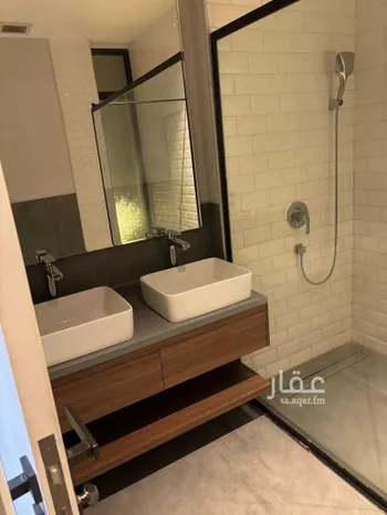 فيلا للإيجار في شارع إسماعيل بن سليمان بن أيداش الحنفي, حي الملك عبدالله, مدينة الرياض, منطقة الرياض صورة 3