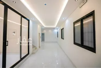 فيلا للبيع في شارع الجميل ابن حاتم, حي ظهرة لبن, مدينة الرياض, منطقة الرياض صورة 2