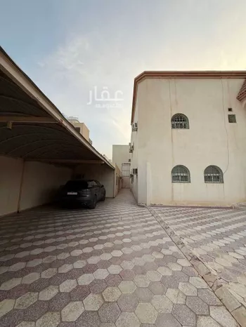 فيلا للبيع في شارع الدفاع, حي إشبيلية, مدينة الرياض, منطقة الرياض صورة 5