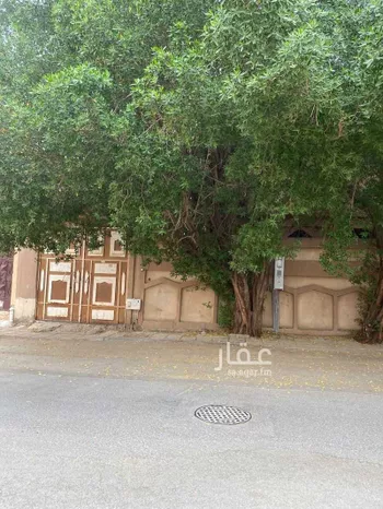 فيلا للبيع في شارع حيدر الحجاز ، حي الهلال ، بريدة ، بريدة