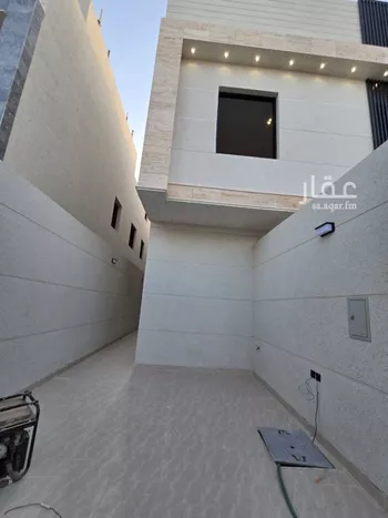 فيلا للبيع في شارع يحيى بن أكثم, حي عكاظ, مدينة الرياض, منطقة الرياض صورة 4