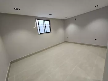 فيلا للبيع في شارع يحيى بن أكثم, حي عكاظ, مدينة الرياض, منطقة الرياض صورة 3