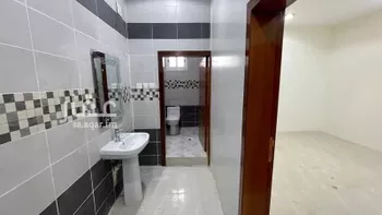 عمارة للبيع في حي الفرعه, مدينة النماص - الفرعه, منطقة عسير صورة 3