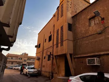 عمارة للبيع في شارع ادريس الشماع, حي سلطانة, مدينة الرياض, منطقة الرياض صورة 2