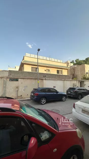 عمارة للبيع في شارع عثمان العكبري, حي الملز, مدينة الرياض, منطقة الرياض صورة 3