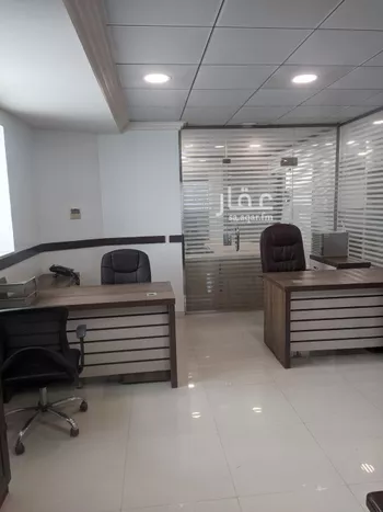 مكتب تجاري للإيجار في شارع صلاح الدين الأيوبي, حي الملز, مدينة الرياض, منطقة الرياض