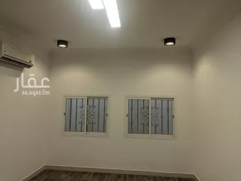 مكتب تجاري للإيجار في شارع طلحة بن مالك, حي الملز, مدينة الرياض, منطقة الرياض