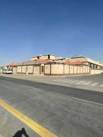 استراحة للبيع في شارع طارق بن شهاب, حي العارض, مدينة الرياض, منطقة الرياض