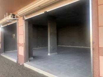 محل للإيجار في شارع فهد بن عبدالعزيز ، حي الورود ، الوجه ، الوجه صورة 2