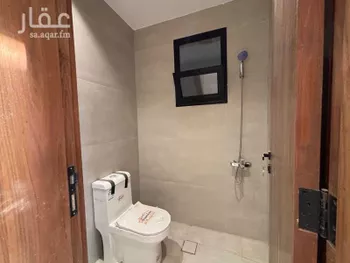 دور للبيع في شارع مصطفى عبدالرزاق, حي عكاظ, مدينة الرياض, منطقة الرياض صورة 5