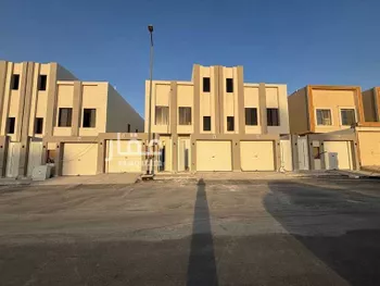دور للبيع في شارع مصطفى عبدالرزاق, حي عكاظ, مدينة الرياض, منطقة الرياض