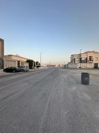 فيلا للبيع في شارع بكر التهامي, حي ضاحية الملك فهد, مدينة الدمام, المنطقة الشرقية صورة 2