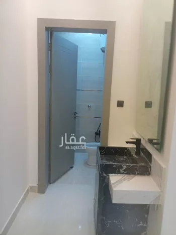 دور للبيع في شارع الحسن السكري, حي بدر, مدينة الرياض, منطقة الرياض صورة 4