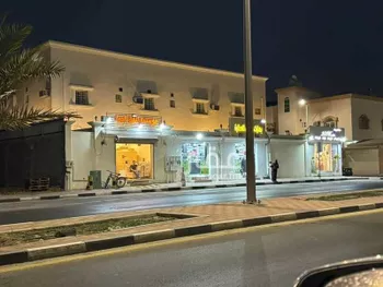 عمارة للبيع في شارع الامام البخاري, حي بدر, مدينة الدمام, المنطقة الشرقية