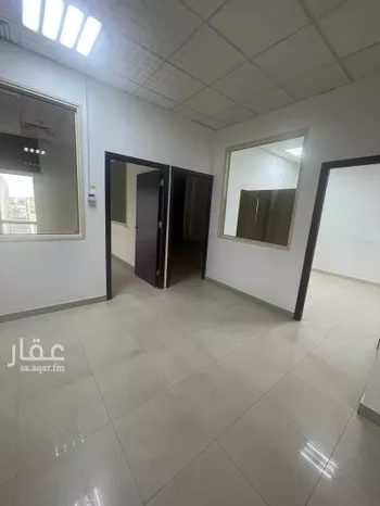 مكتب تجاري للإيجار في شارع الأمير عبدالعزيز بن مساعد بن جلوي, حي السليمانية, مدينة الرياض, منطقة الرياض صورة 4