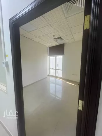 مكتب تجاري للإيجار في شارع الأمير عبدالعزيز بن مساعد بن جلوي, حي السليمانية, مدينة الرياض, منطقة الرياض صورة 3