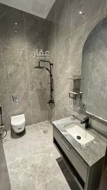 فيلا للبيع في شارع عبيدالله بن حفص بن انس, حي شوران, مدينة المدينه المنوره, منطقة المدينة المنورة صورة 4
