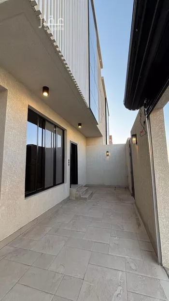 فيلا للبيع في شارع بشر بن عبيد الله الاسدي, حي شوران, مدينة المدينه المنوره, منطقة المدينة المنورة صورة 2