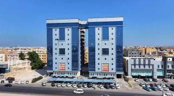 عمارة للإيجار في شارع طريق الظهران الجبيل الفرعي, حي الأثير, مدينة الدمام, المنطقة الشرقية صورة 2