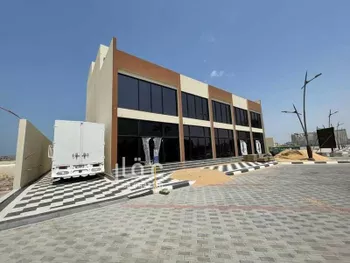 عمارة للإيجار في شارع الخليج العربي, حي النسيم, مدينة القطيف, المنطقة الشرقية صورة 2