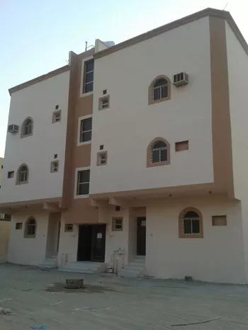 شقة للإيجار في شارع الاشقر ، حي العزيزية الثاني ، الهفوف‎ ، الاحساء